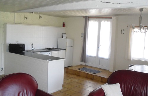 Lorignac House | Single-storey AC house summer pool WIFI, 3 bedr sleeps 5, 2 toilets pet-friendly
