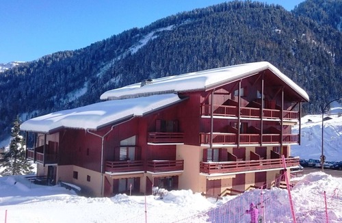 Beaufort Apartment | Ski apartment for 6, slopeside, garage, bright duplex