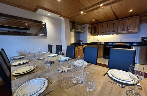 Meribel Centre Apartment | Ski-in/ski-out apartment, 6 rooms, 10 people in Méribel