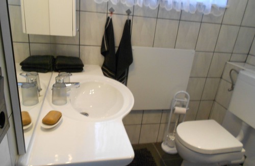 Keskastel Apartment | Small apartment with a separate entrance,