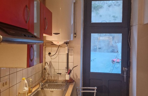Paroisse Notre-Dame Apartment | Small furnished apartment close to shops and tourist attractions