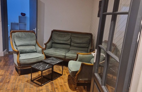 Paroisse Notre-Dame Apartment | Small furnished apartment close to shops and tourist attractions