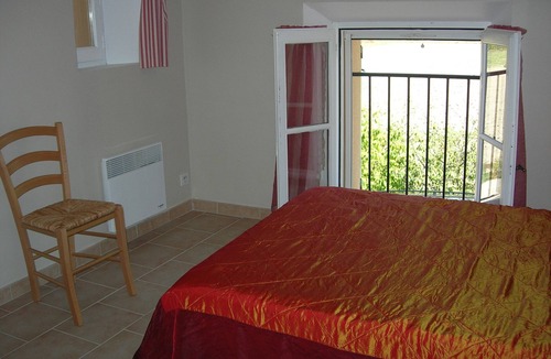 Blauvac Cottage | SMALL GITE AND LARGE 14M*5M SWIMMING POOL WITH BREATHTAKING VIEWS OF MONT VENTOUX