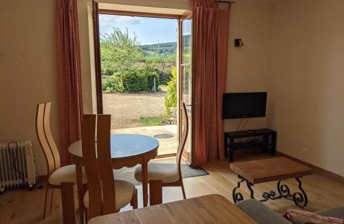 Sailly House | Small gîte for 2 with pool in peaceful Burgundy