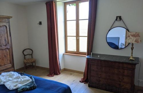 Sailly House | Small gîte for 2 with pool in peaceful Burgundy