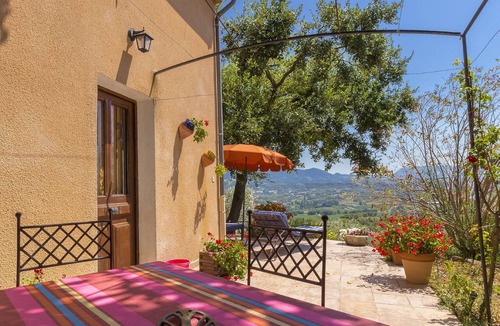 Mirabel-aux-Baronnies Cottage | SMALL PROVENÇAL FARMHOUSE FOR UP TO 2 PEOPLE, 6 KM FROM VAISON, IN A QUIET LOCATION FACING THE VENTOUX