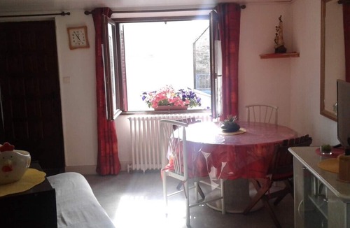 Aumont-Aubrac Apartment | Small, quiet and sunny gite in the village of Lozère.
