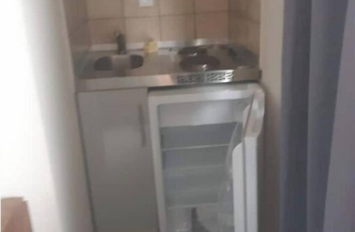 Quartier Saint-Leon Apartment | Small, quiet studio with parking