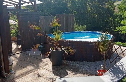 Puessans Apartment | Small studio, netflix, terrace in the middle of nature, swimming pool ✨animals accepted