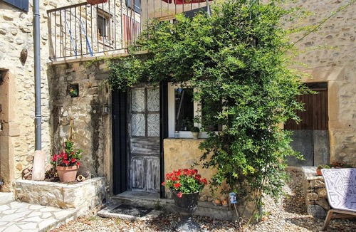 Saint-Pantaleon-les-Vignes House | So Home