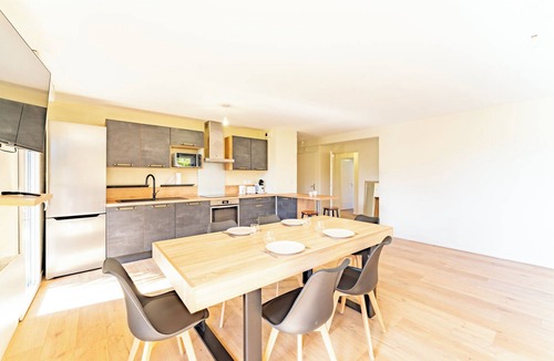 Lalande-Grand Selve Apartment | Spacious 5-Bedroom Apartment in North Toulouse—Parking, Fiber Optic Internet, and a Quiet Location