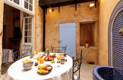 Sarlat-la-Caneda Historic Center Apartment | Spacious and Elegant Romantic apartment in the very Heart of Sarlat