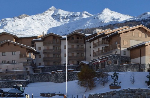 Val Cenis Apartment | Spacious apartment for 6 with balcony and parking