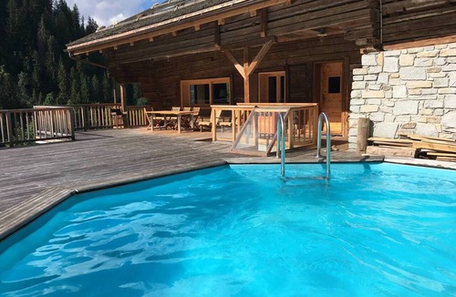 Beaufort Ski Chalet | Spacious chalet with parking - 13 guests