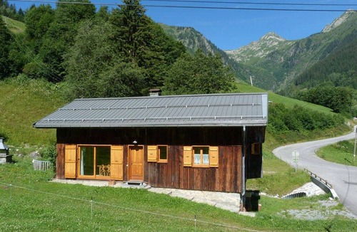 Beaufort Ski Chalet | Spacious chalet, pets welcome - 8 guests