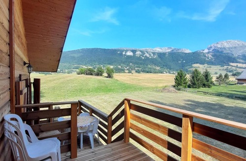 Lans-en-Vercors Ski Chalet | Spacious Chalet with Large Park in Lans-en-Vercors