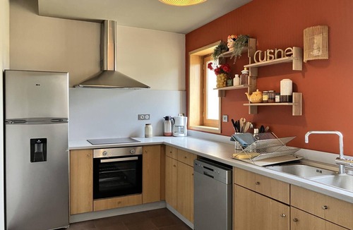 Montbeugny Cottage | Spacious cottage in Montbeugny, sleeps 14, pets allowed