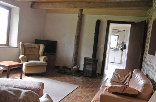 Claudon House | Spacious cozy and pet friendly Gîte (6pers with 3 bdrms/2 baths/3 toilets).