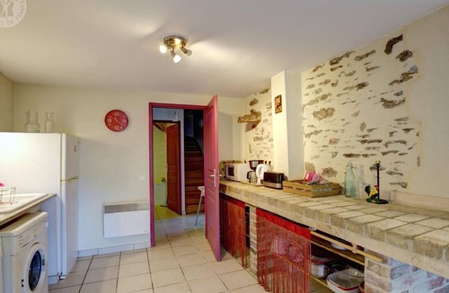 La Terrasse-sur-Dorlay Cottage | Spacious gîte with 2 bedrooms and parking near Pilat Park
