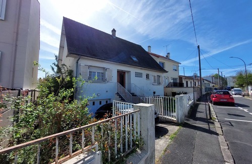 Villejuif House | Spacious house for large family or group - Near Villejuif Metro Line7