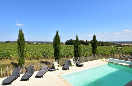Chaintre Villa | Spacious Mansion in Vinzelles with Swimming Pool