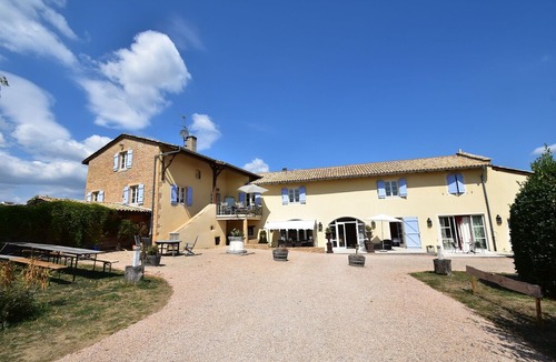 Chaintre Villa | Spacious Mansion in Vinzelles with Swimming Pool