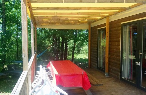 Devillac House | Spacious mobile home with terrace in Dévillac