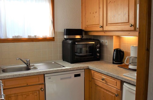 Les Claux Apartment | Spacious Mountain Triplex, Sleeps 10, Close to Pistes and Shops in Vars Les Claux