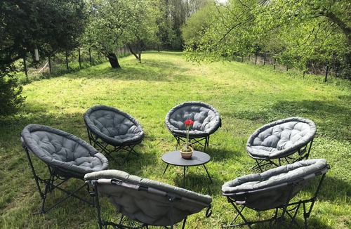Autrepierre Cottage | Spacious Renovated Cottage with Garden, EV Charger, Near Major Attractions