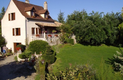 Valprionde House | SPECIAL OFFER July 28 – August 5: Air-conditioned 3-star rated house – fiber internet – pool