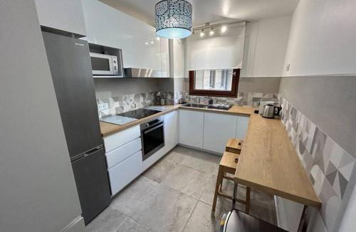 Charenton-le-Pont Apartment | Splendid 92m2 Renovated, 4 Rooms