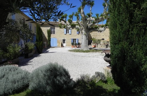 Tulette Apartment | Splendid apartment in centuries old Provence farmhouse