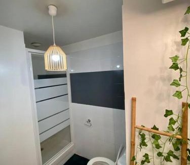 Costieres Apartment | Splendide studio Moderne - Proche centre - Laverie