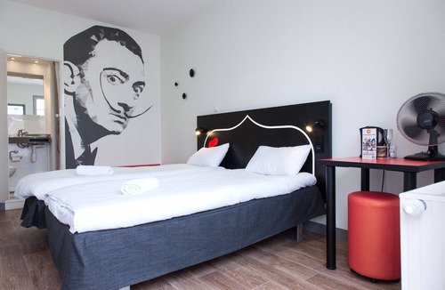 Saint-Vincent-de-Paul Hostel | St Christopher's Inn Gare Du Nord - Hostel
