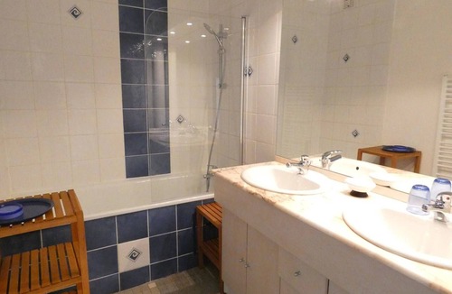 Pla d'Adet Apartment | St-Lary-Soulan: Duplex T3, Sleeps 9, Fully Equipped with Balcony