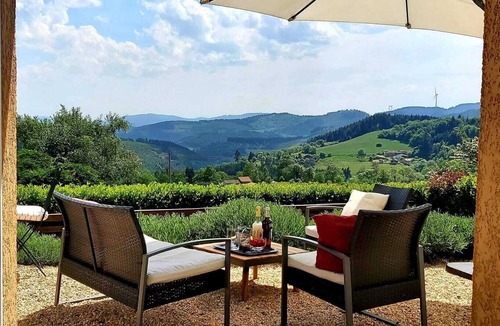 Saint-Appolinaire House | Stay at the foot of a national forest