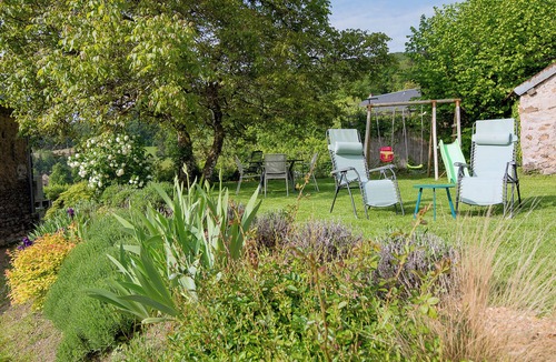 Menessaire House | Stay in the heart of the Morvan Regional Nature Park