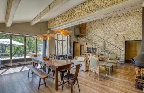 La Begude-de-Mazenc House | Stone House In Lavender Fields Near Grignan
