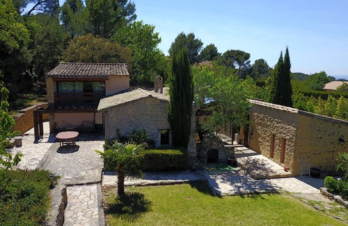 La Roque-sur-Pernes House | *Stones, calm and comfort on 5000 m2 of land.