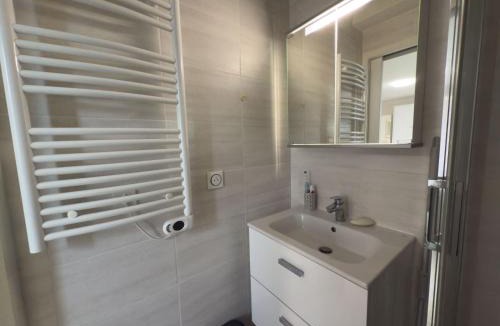 Saint-Genis-Pouilly Apartment | Studio équipé, idéal CERN