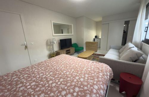 Saint-Genis-Pouilly Apartment | Studio équipé, idéal CERN