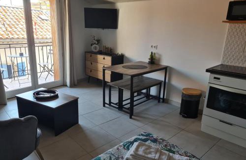 Aubenas Apartment | Studio 2 étoiles "Le Balcon du Dôme"