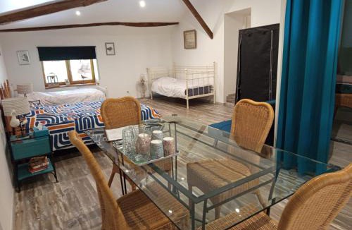 Marboz Apartment | studio 2 spacieux 1à4 pers
