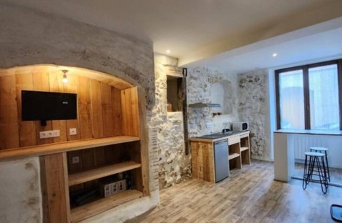 Casteljaloux Apartment | Studio 20m² Casteljaloux center, equipped, 8 min Thermes, lake and leisure nearby
