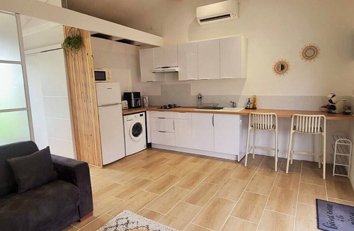 Labastide-Saint-Sernin Apartment | STUDIO 30 M2