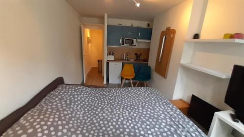 Besancon Apartment | Studio 301 rue Battant Besancon