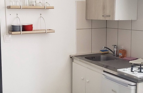 Foissiat Apartment | Studio Apartment "Le Saule" with Shared Garden
