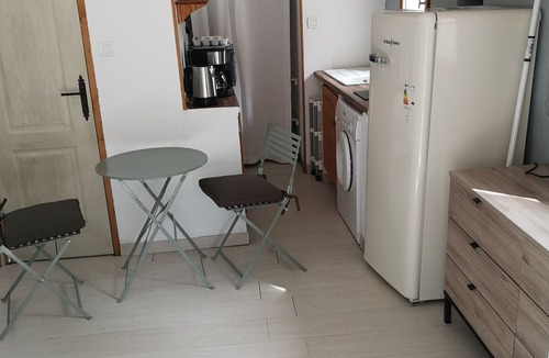 Reilhanette Apartment | Studio at the foot of Ventoux and near the spa town of Montbrun les Bains