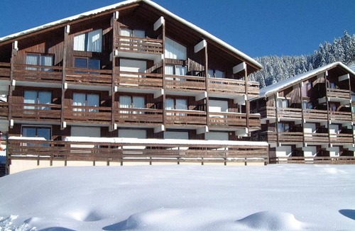 Les Saisies Apartment | Studio cabin in Les Saisies, south facing, pets allowed