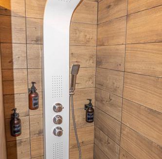Villeneuve-le-Roi Apartment | Studio chaleureux climatisé pre de Paris-Orly
